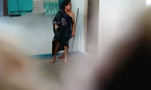 Wanita telanjang berenang dalam bot awek tengok blue