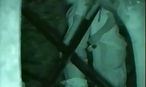 Model menunjukkan tubuhnya di depan cikgu suraya sex kamera.