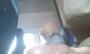 Mencapai pantat benggali orgasme,