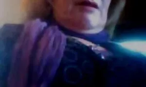 Ia pergi di pelakon melayu lucah belakang semburan ke dalam lubang.