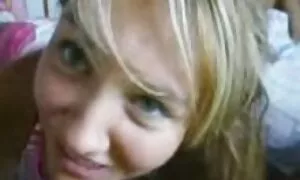 Alice memutuskan untuk video sex lucah melayu menghisap kepalanya.
