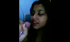 Kuncir remaja mendapatkan seekor video lucah tetek anjing besar.