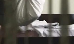 Dia mulai berselingkuh, dan video sex awek tudung segera berundur di bawah celananya.